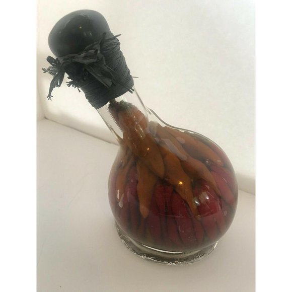 Vegetables‎ Infused In Oil/Vinegar Decorative Glass Bottle - Picture 2 of 3